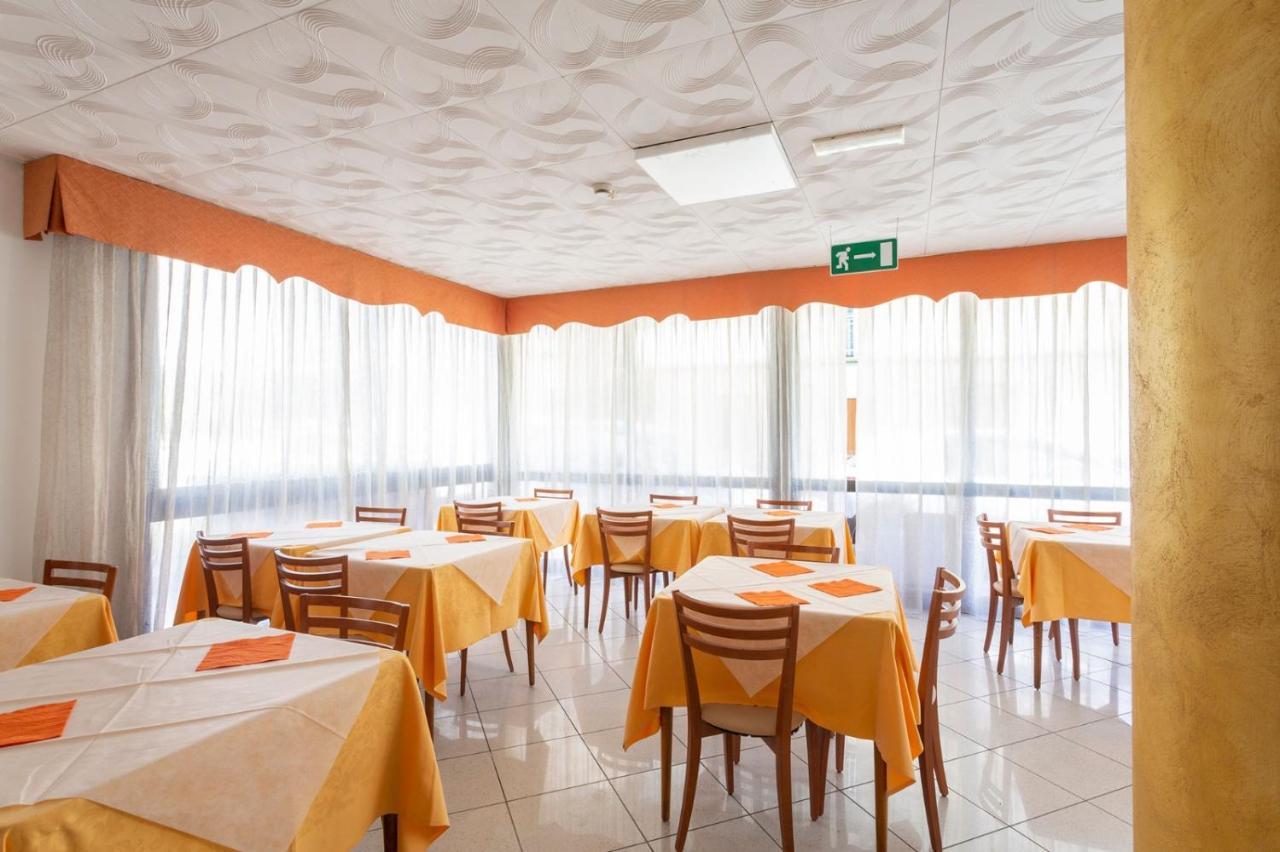 Hotel Zenith Rimini Exterior photo