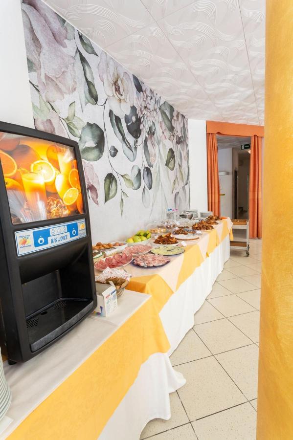 Hotel Zenith Rimini Exterior photo