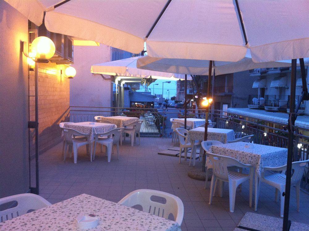 Hotel Zenith Rimini Exterior photo
