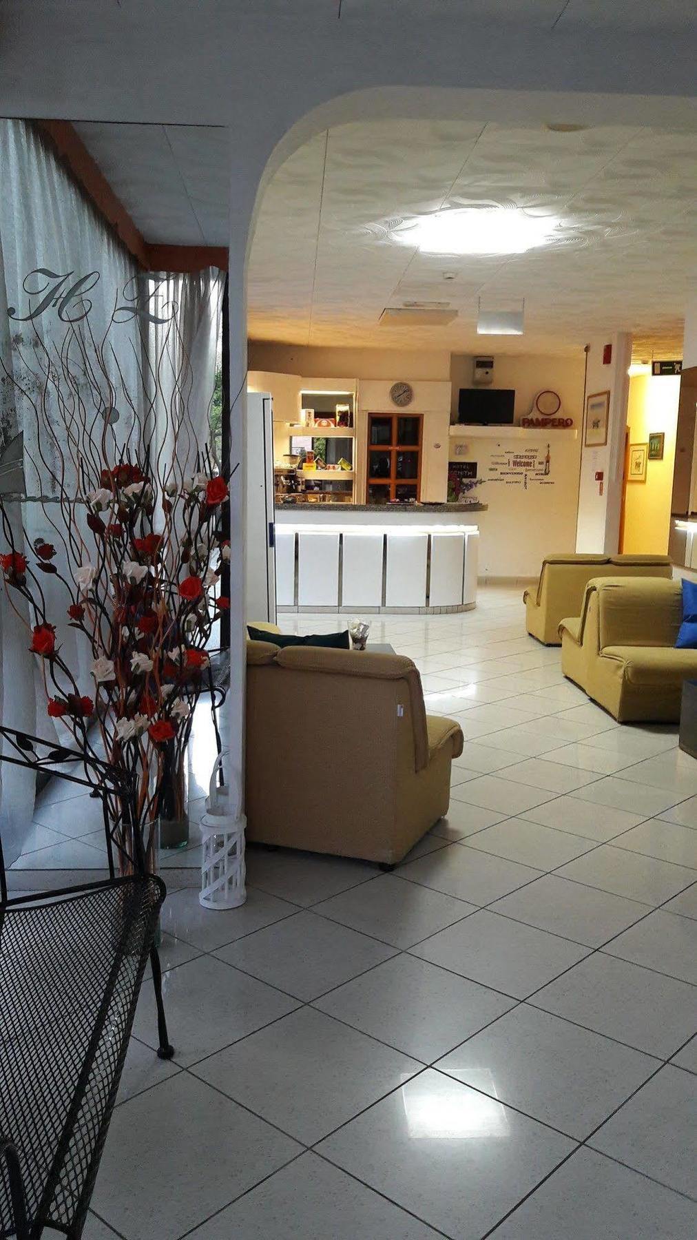 Hotel Zenith Rimini Exterior photo